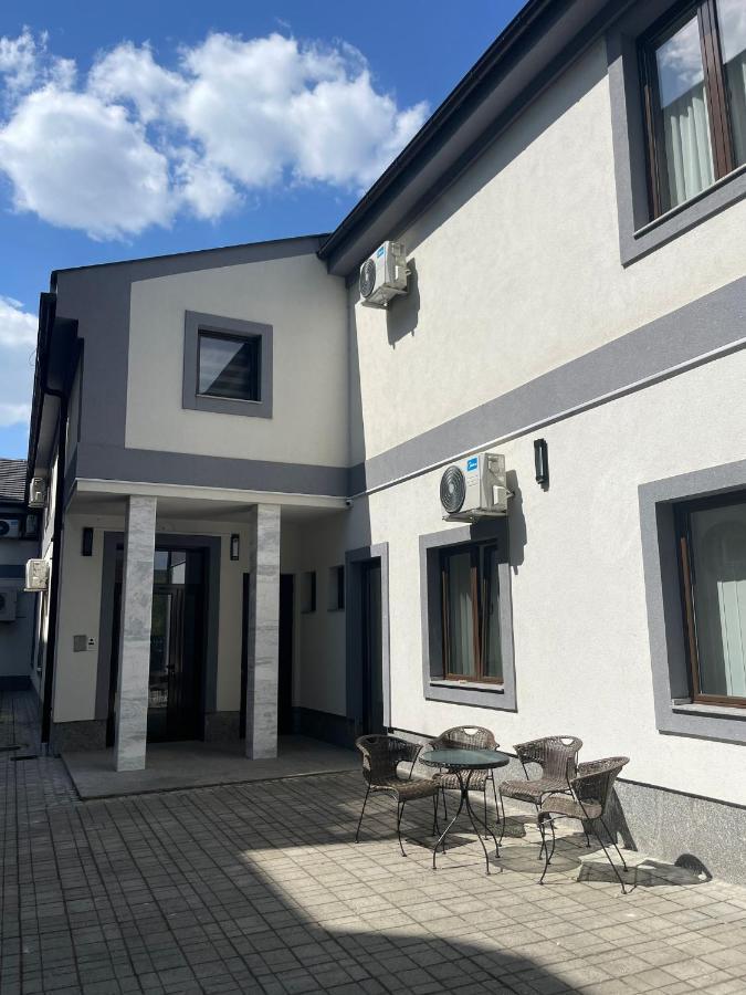 Morpheus Apartmani Sremska Mitrovica Exterior foto