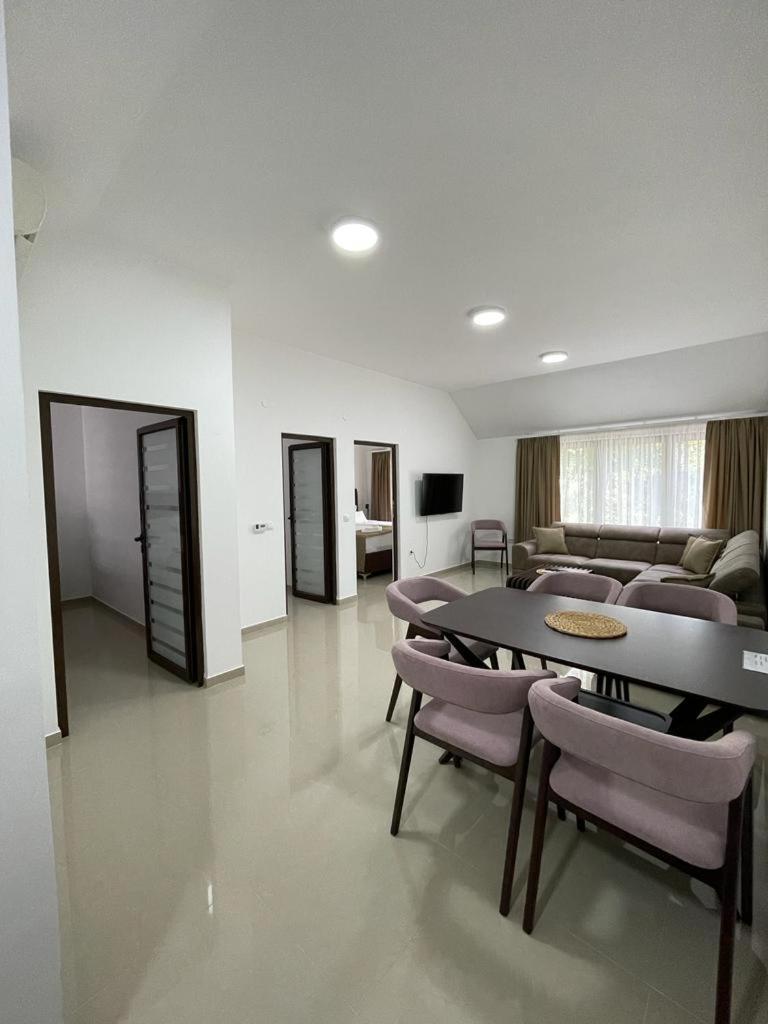 Morpheus Apartmani Sremska Mitrovica Exterior foto