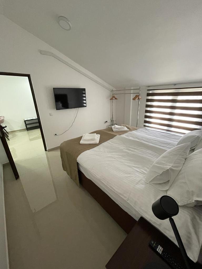 Morpheus Apartmani Sremska Mitrovica Exterior foto